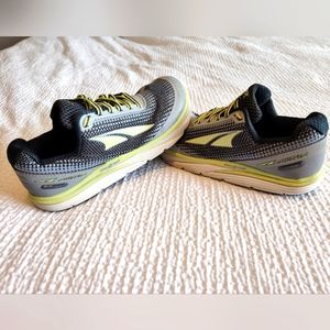 ALTRA TORIN SIZE 8.5
